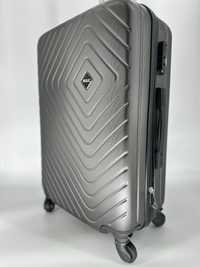 Nowa walizka średnia L / walizki podróżne