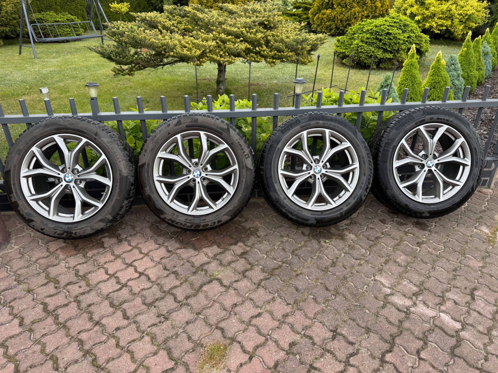 Koła zimowe BMW X5 G05 X6 G06 V SPOKE  BMW OEM runflat
