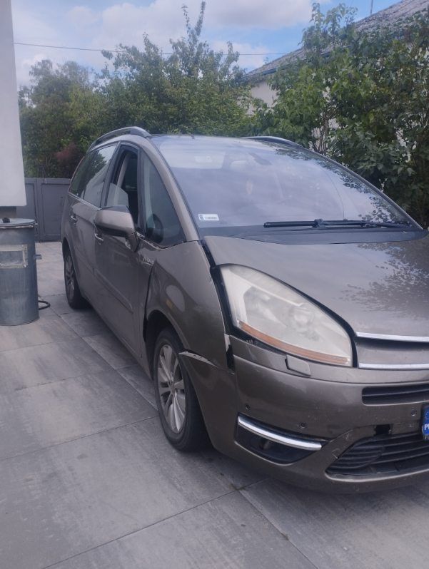 Sprzedam uszkodzonego Citroena C4 Grand Picasso