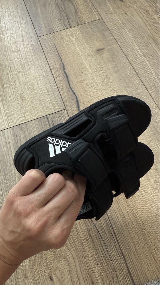 Босоніжки Adidas 26 розмір 15,5 см устілка