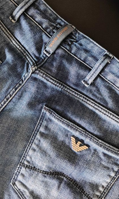 Armani Jeans dżinsy  łaty przetarcia 30