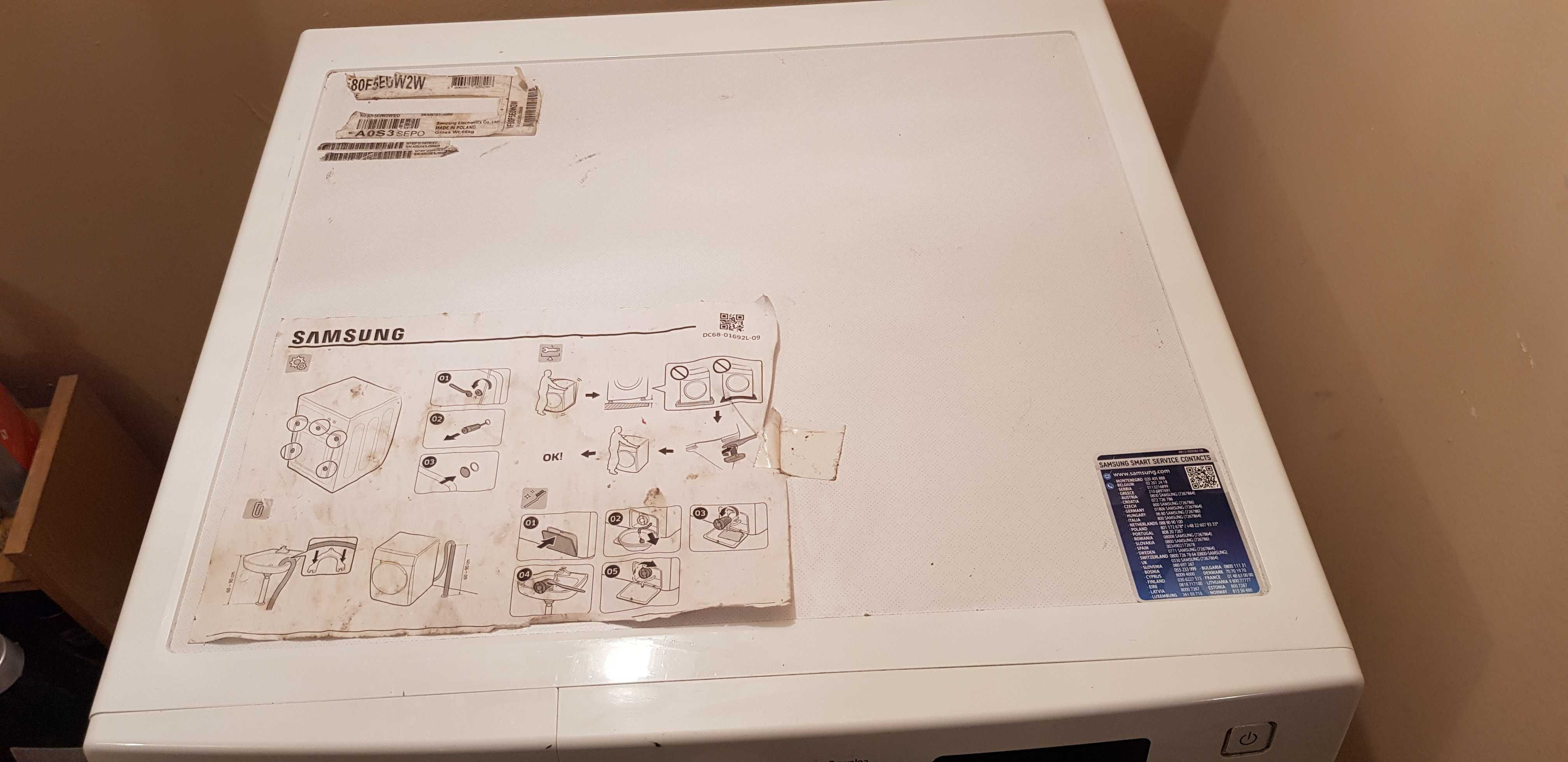 Pralka automatyczna Samsung WF80F5EOW2W  - wąż odpływowy i  szuflada