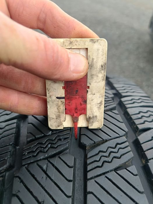 Opony Zimowe 215/65-16c Busy 2 Sztuki