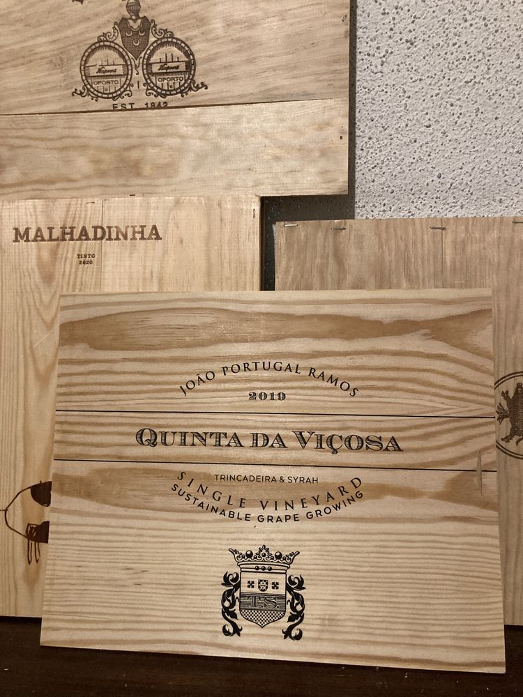 Caixas de vinho e tampos decorativos