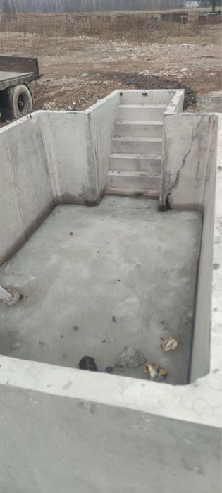 Zbiornik z przeznaczeniem na basen