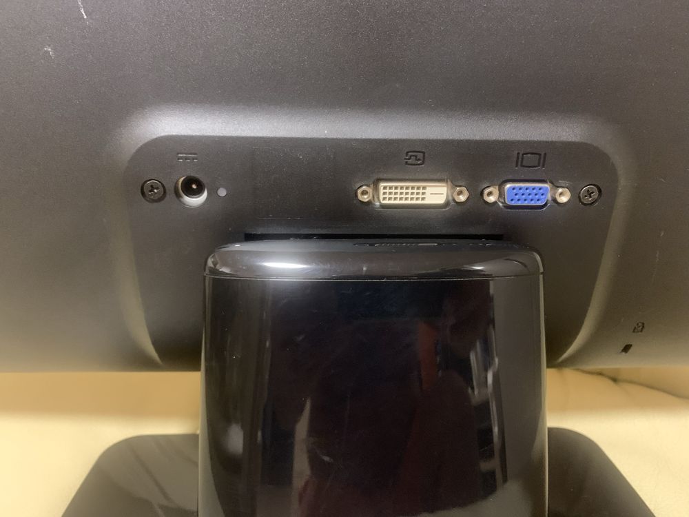 Монитор HP 2211x
