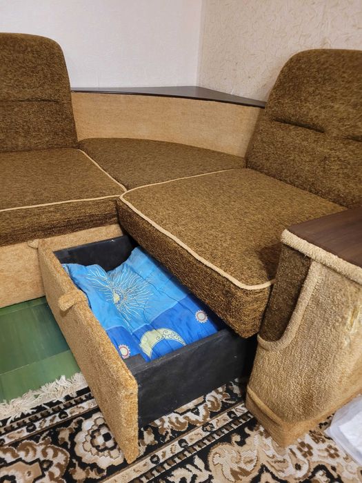 Продам диван угловий