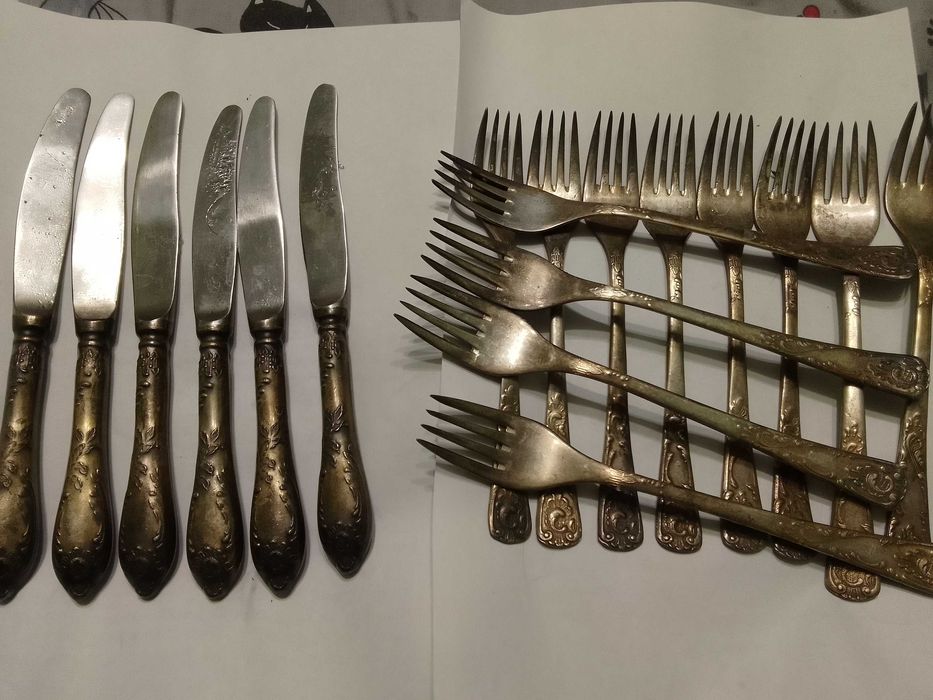 Советский набор мельхировых ножей и вилок МНЦ посеребрение