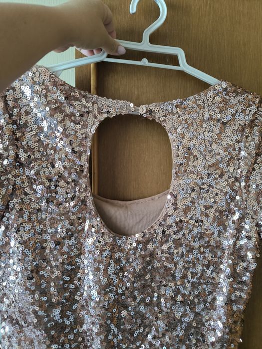 Гарне святкове плаття М-Л