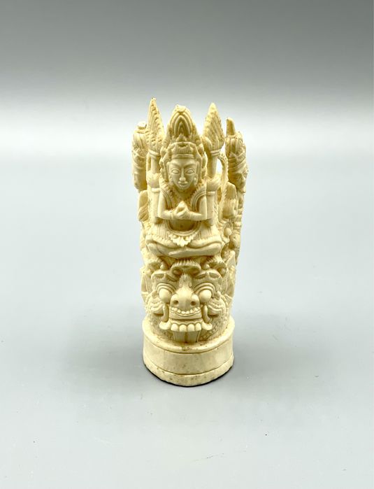 Escultura tailandesa em osso com dragao e deuses, oriental