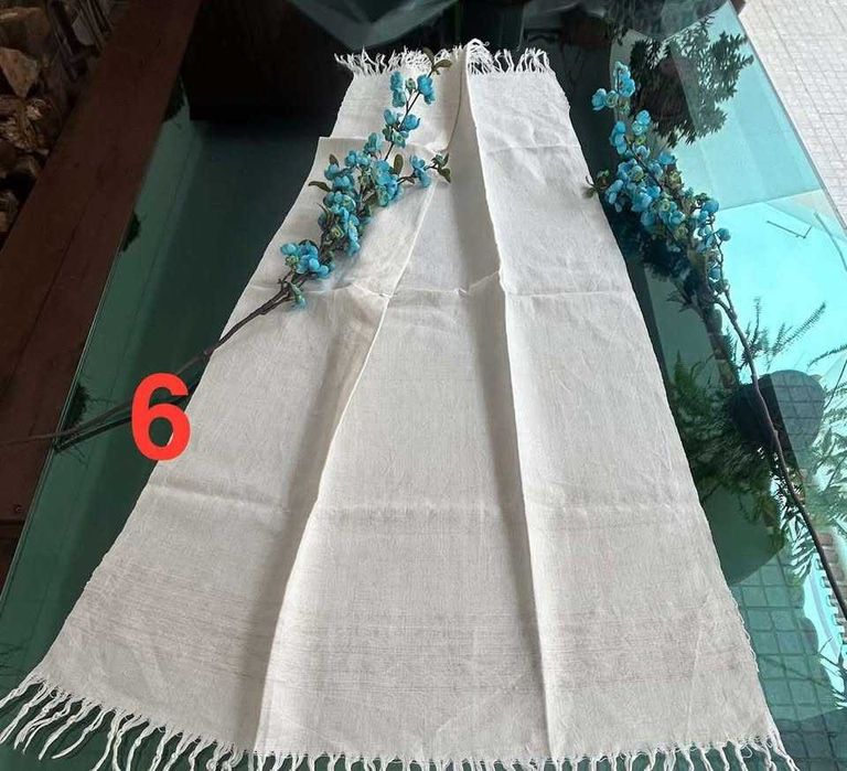 Vários atoalhados de banho em linho, de enxoval, feitos em tear manual