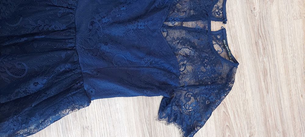 Sukienka Carry S koronka JAK NOWA