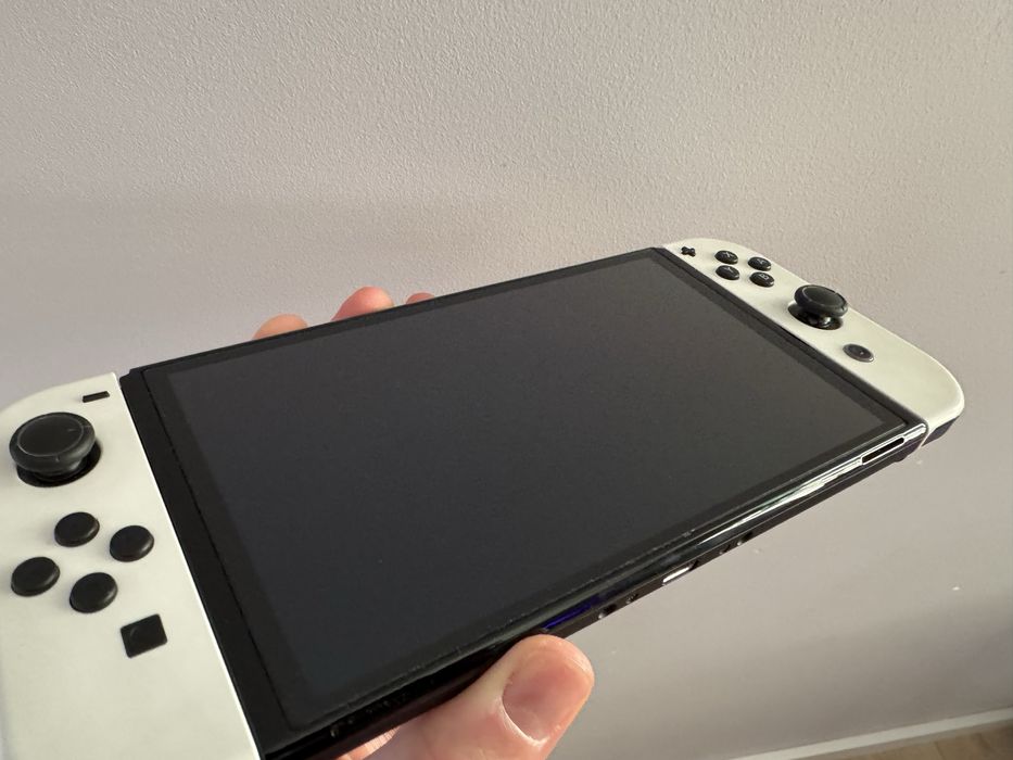 Nintendo Switch OLED + Mario Rabbids Sparks of Hope