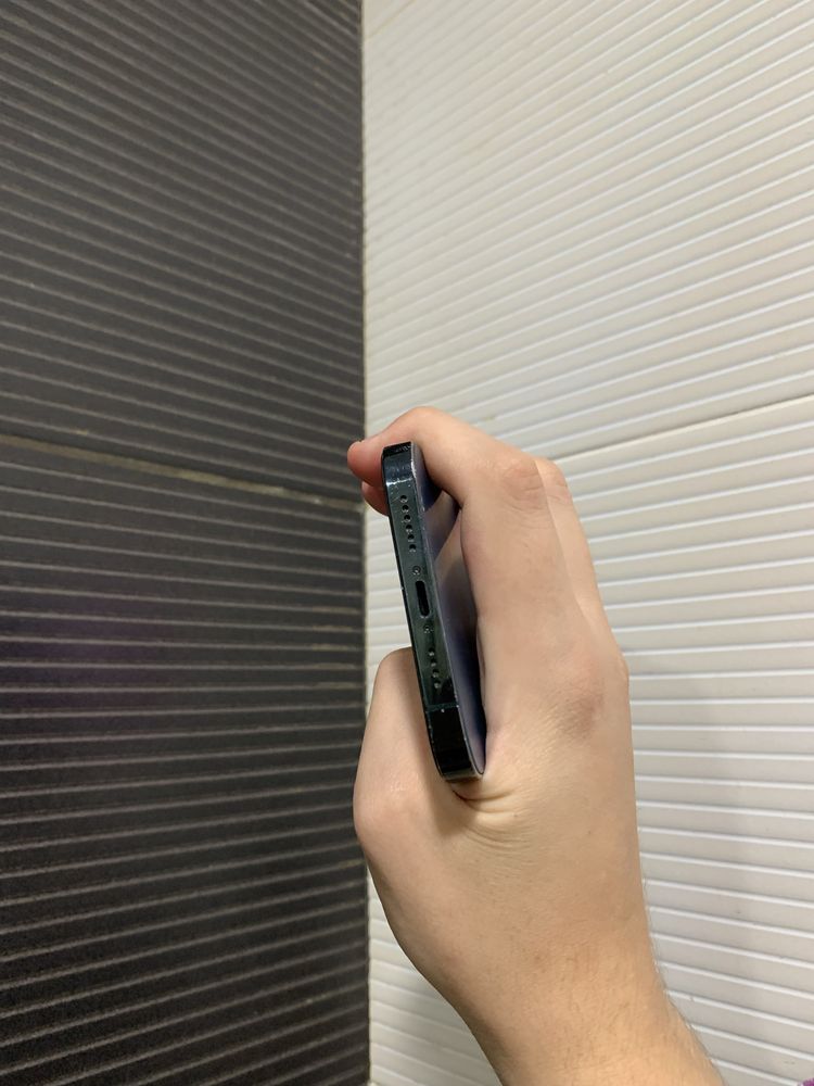 iPhone 12 Pro Max — Синий как ночь над Либерти-Сити