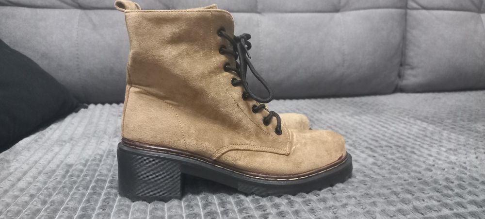 Trzewiki botki sznurowane 39