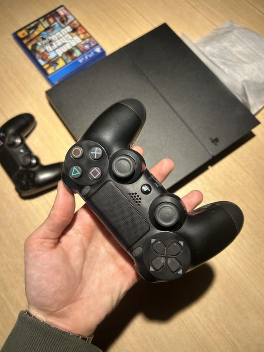 PS4 1 TB (Usada mas em bom estado)