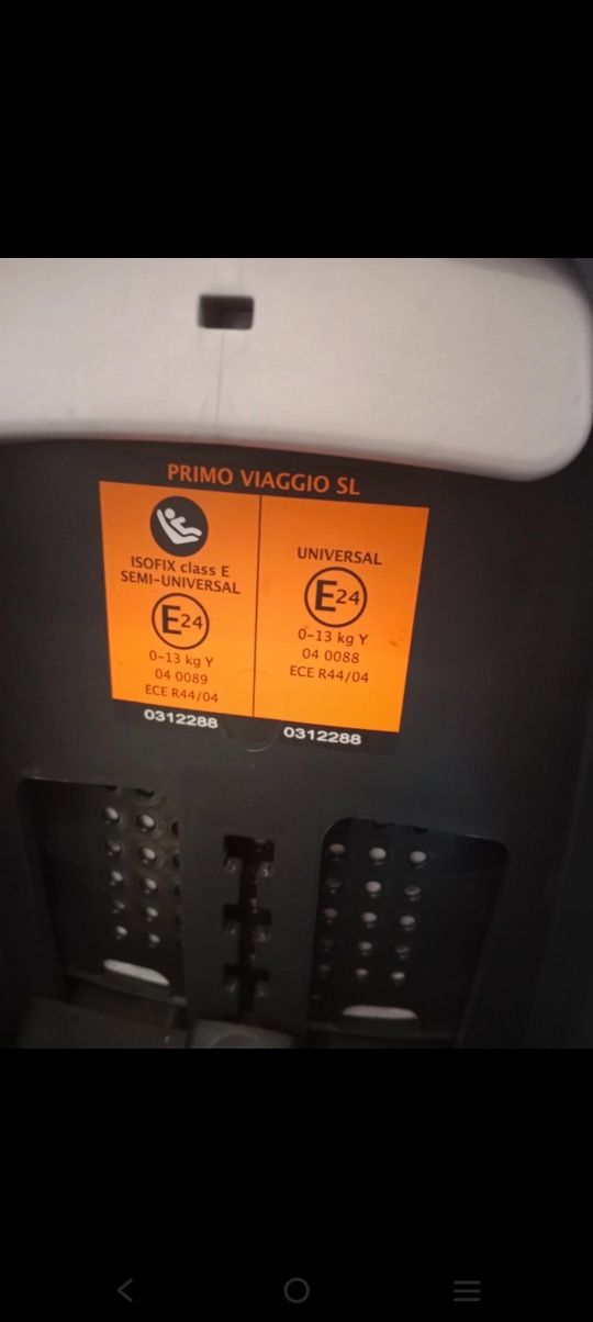 Nosidełko / fotelik z bazą na pasy firmy Peg-Perego