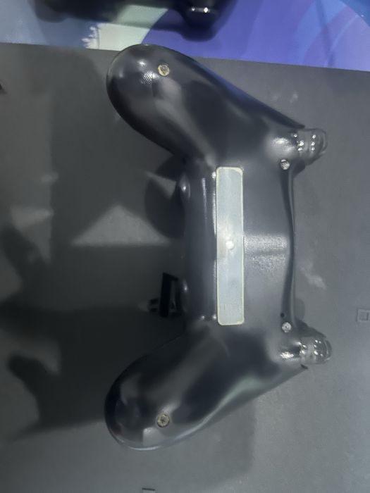 Продам Playstation 4 slim 500gb в хорошем состоянии + джойстик