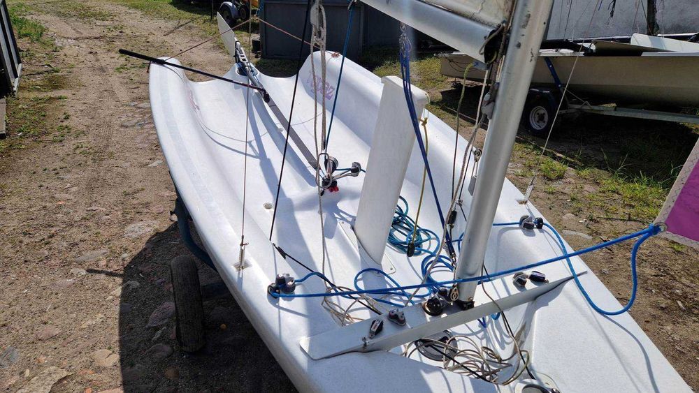 Łódź żaglowa żaglówka Topper Topaz Tres 3,86m + wózek slipowy (1)