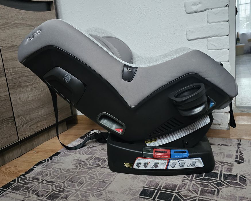 Автокрісло  0-30 nuna ізофікс  автокресло