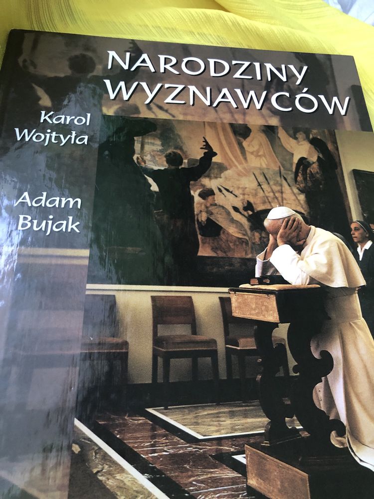 Trzy książki. Albumy Polacy