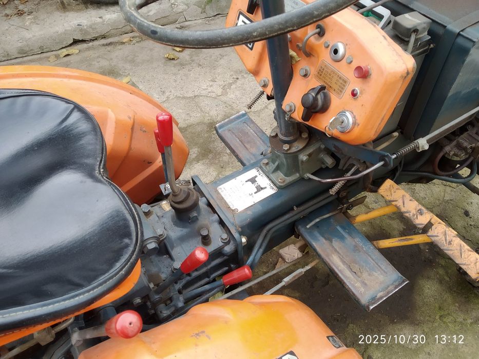 Мини трактор KUBOTA B6000 минитрактор