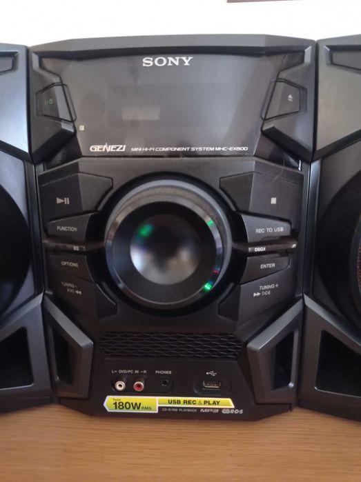 Aparelho de música Marca Sony.