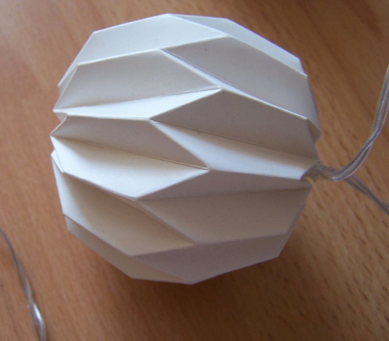 Łańcuch 10 LED 1,35m papierowe kule