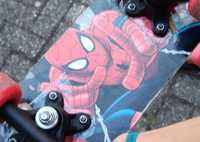 Skate infantil Spiderman Marvel