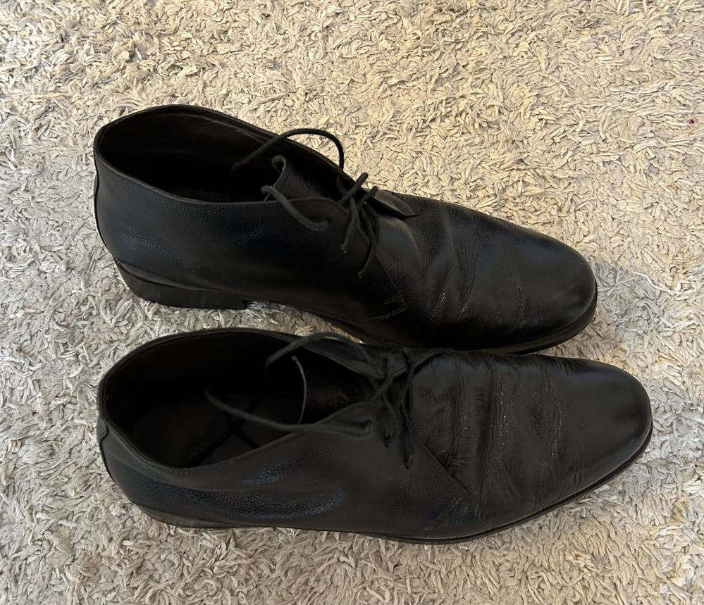 Czarne skórzane buty męskie r. 44 cholewka