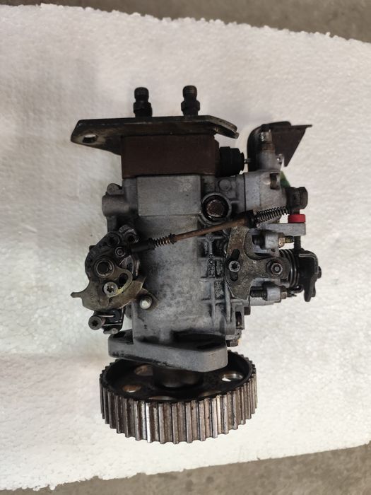 ТНВД топливный насос Volkswagen T4

VW Transporter T4 1.9 D 90-95