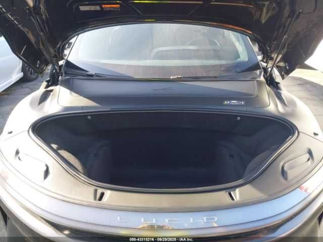 Lucid AIR Pure 2024