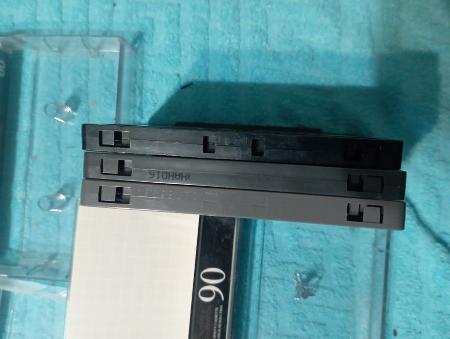 Аудио кассеты одним лотом