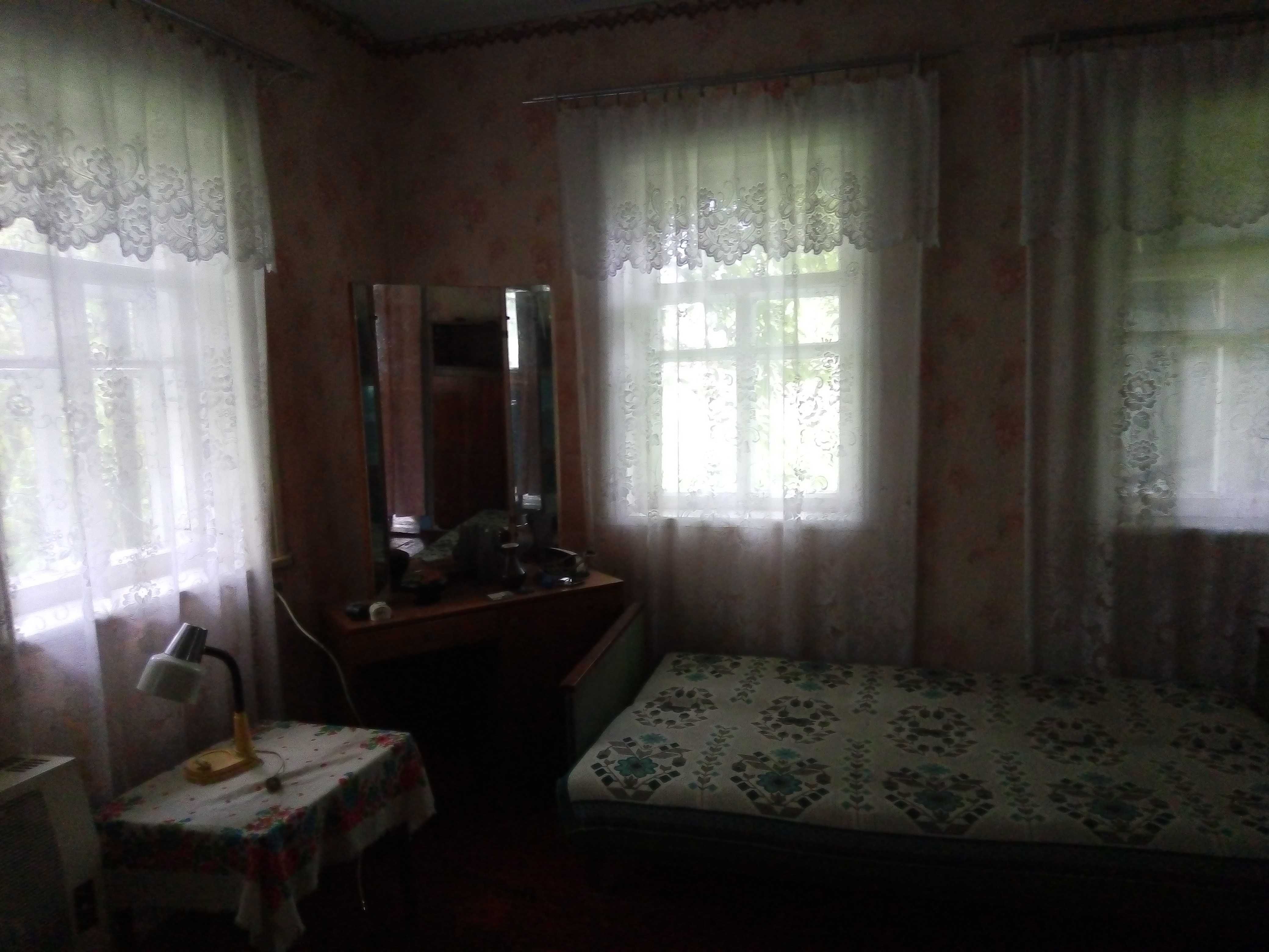 Теплий невеликий будинок в селі Яблунівка Прилуцький район. Документи