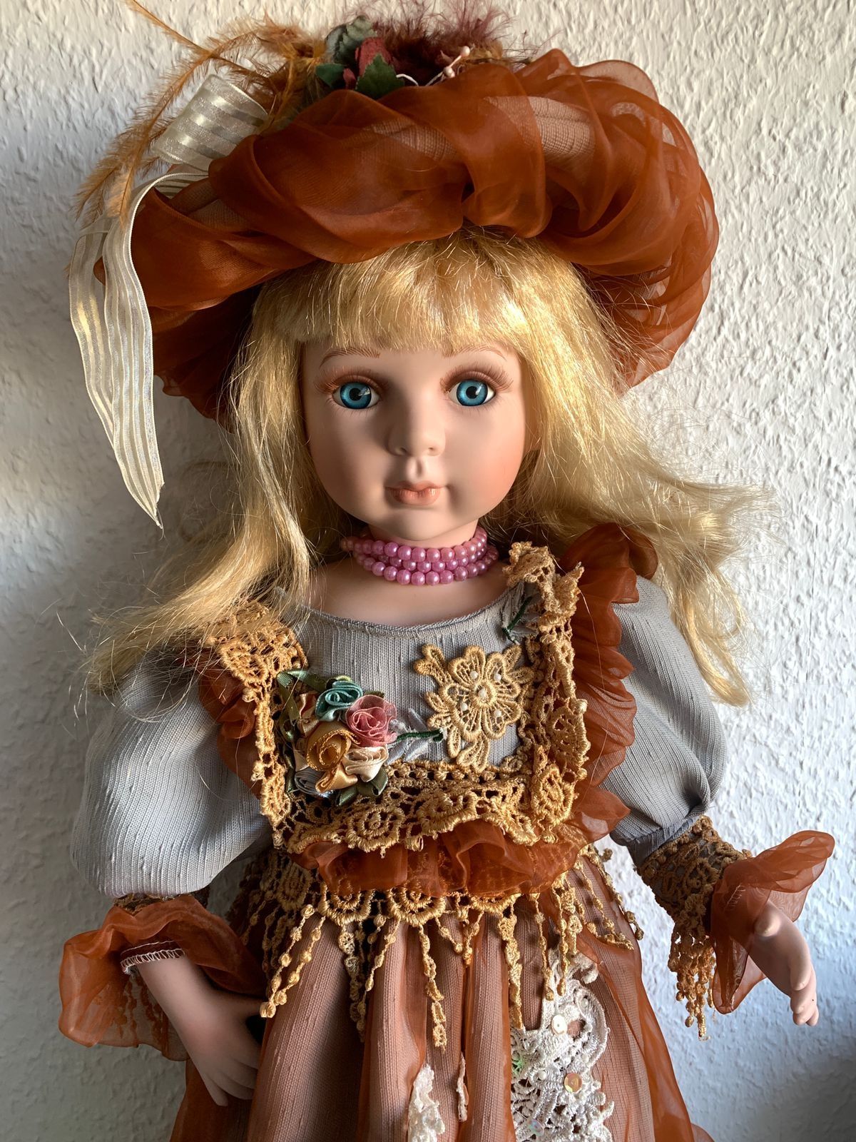 Lalka porcelanowa