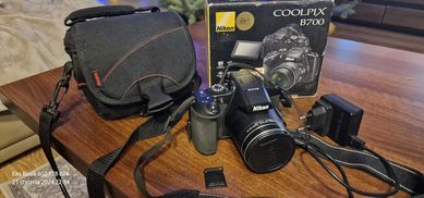 Nikon Coolpix B700