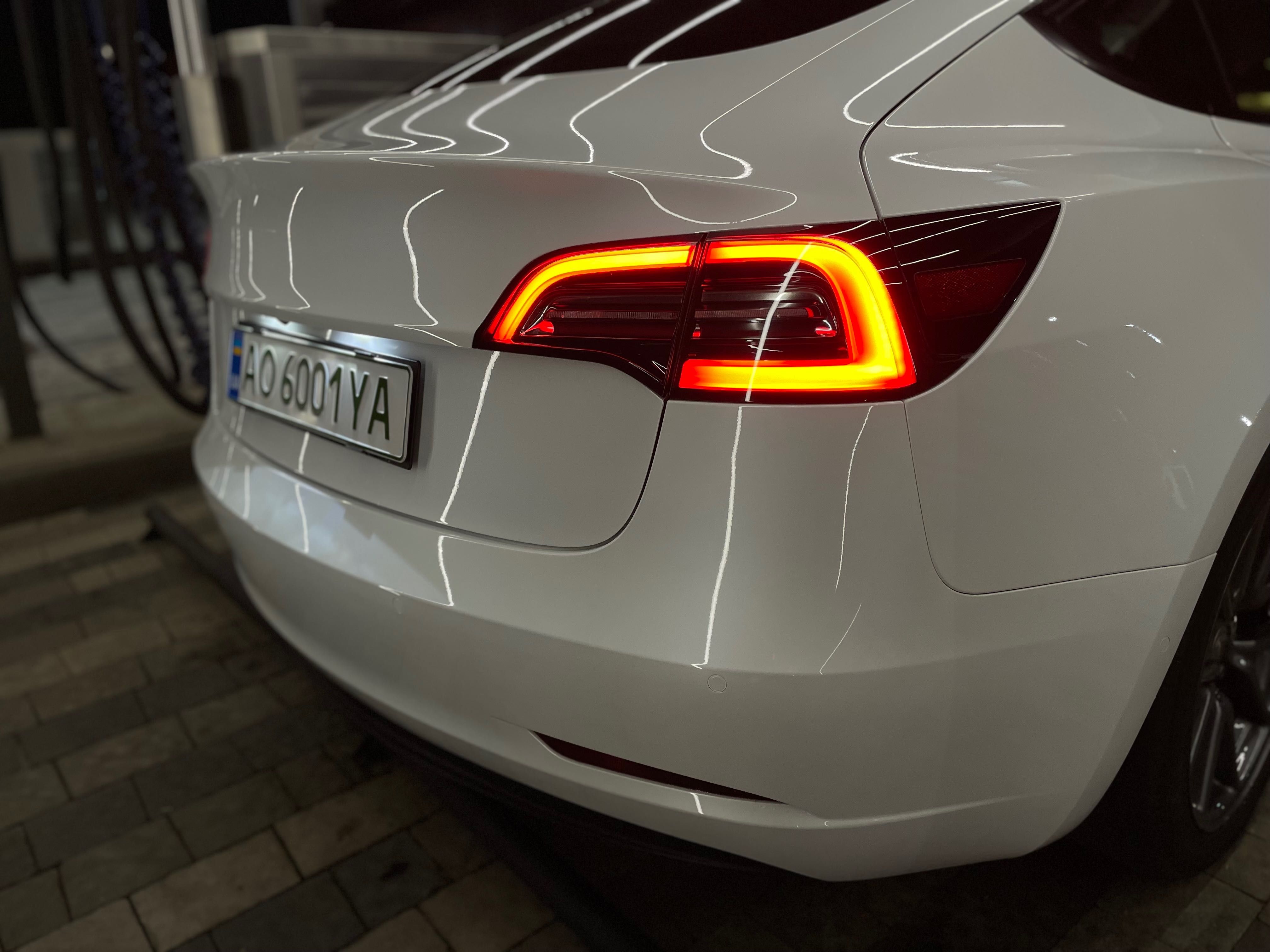 Tesla model 3 2021