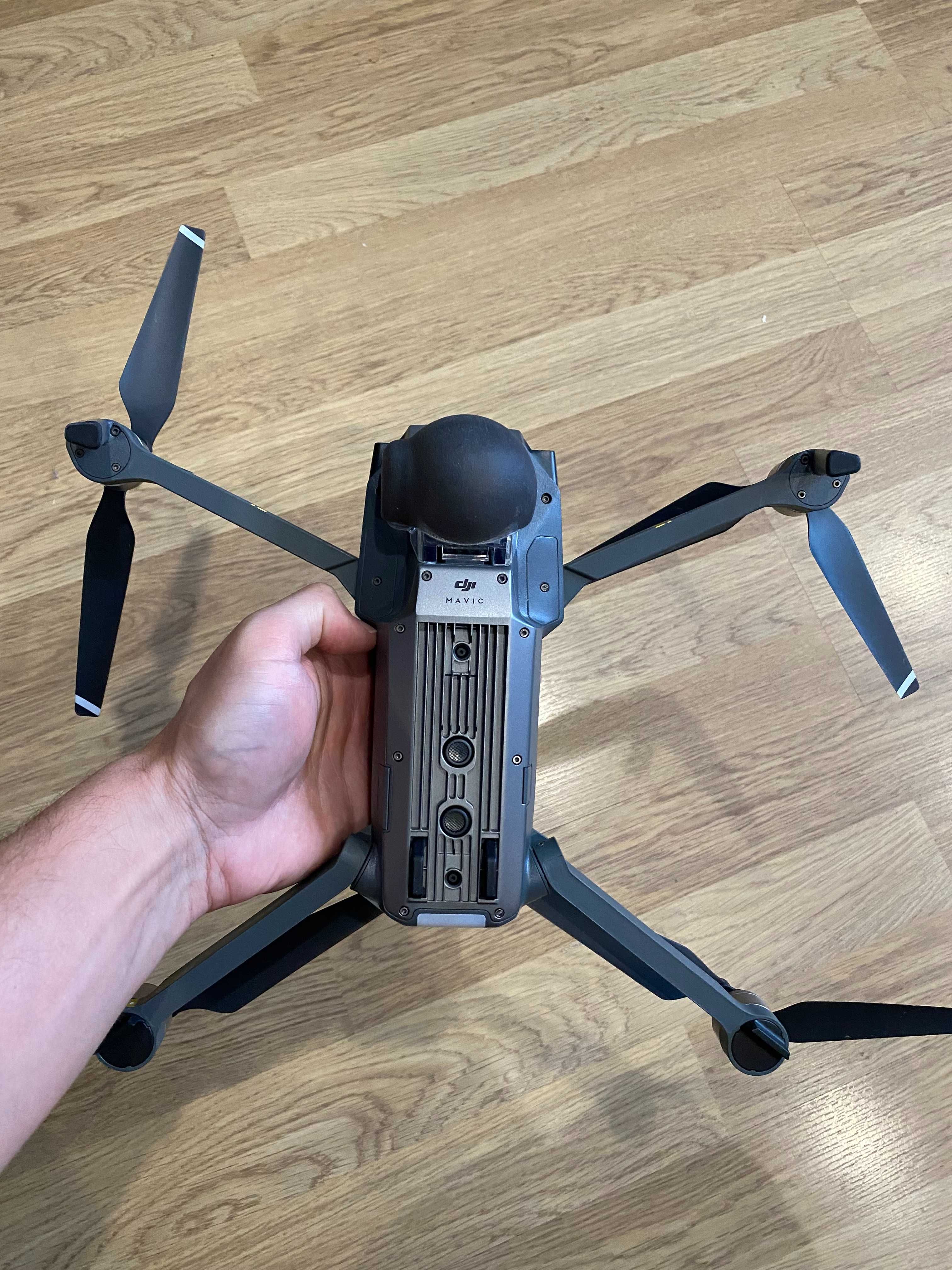 Квадрокоптер DJI Mavic Pro Fly More Combo