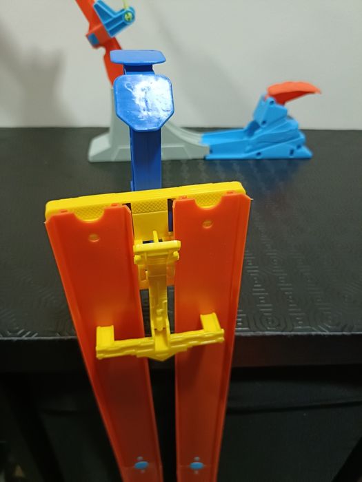 Pista hotwhells vertical