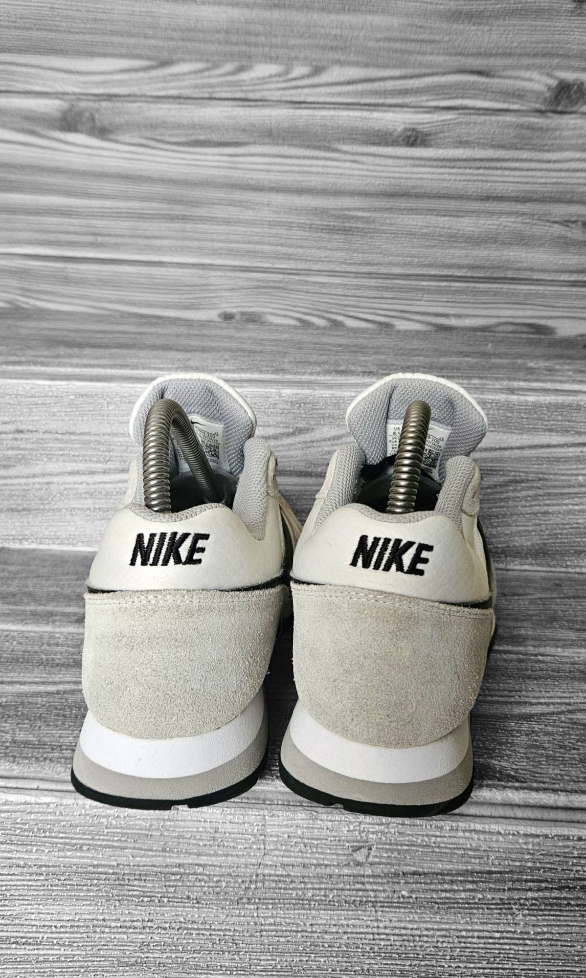 Sneakersy damskie Nike MD Runner sportowe biegowe lekkie zamszowe 40