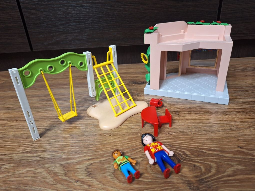 Playmobil przedszkole i plac zabaw