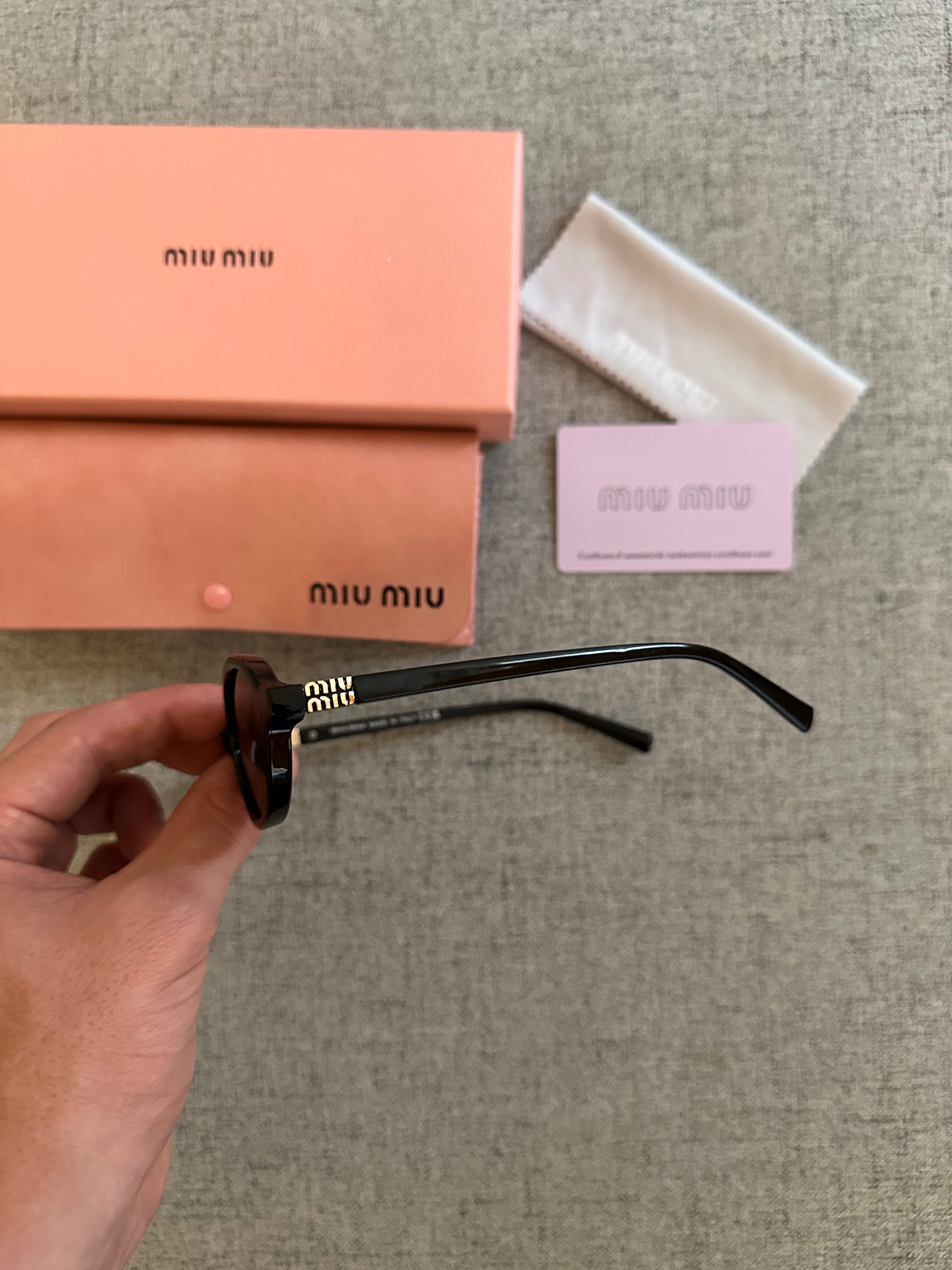 Okulary przeciwsłoneczne Miu Miu