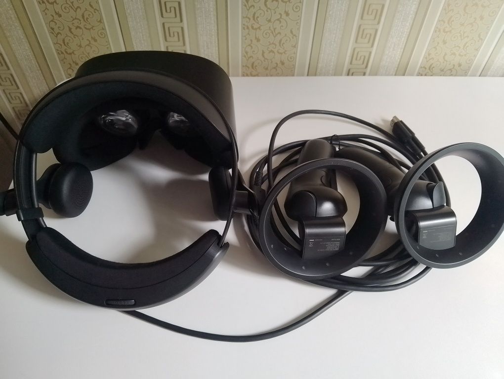 Samsung HMD Odyssey Plus VR — гарний стан, повний комплект