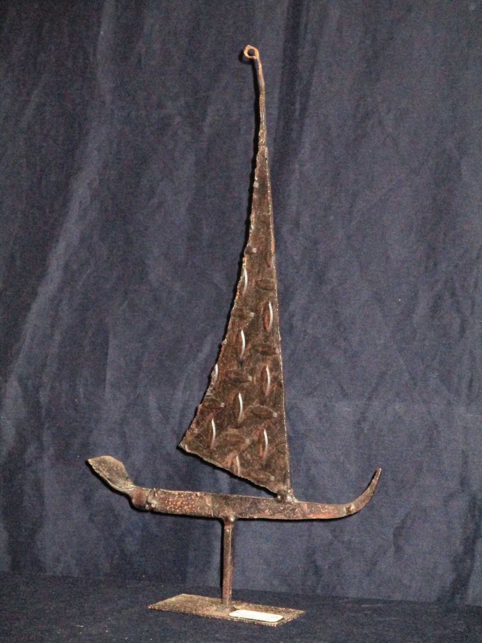 Barco Escultura original em ferro Gradiei