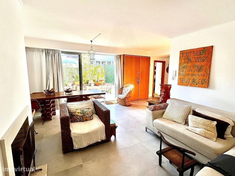 Moradia T3 com duas suites no centro de Alfarim/Sesimbra