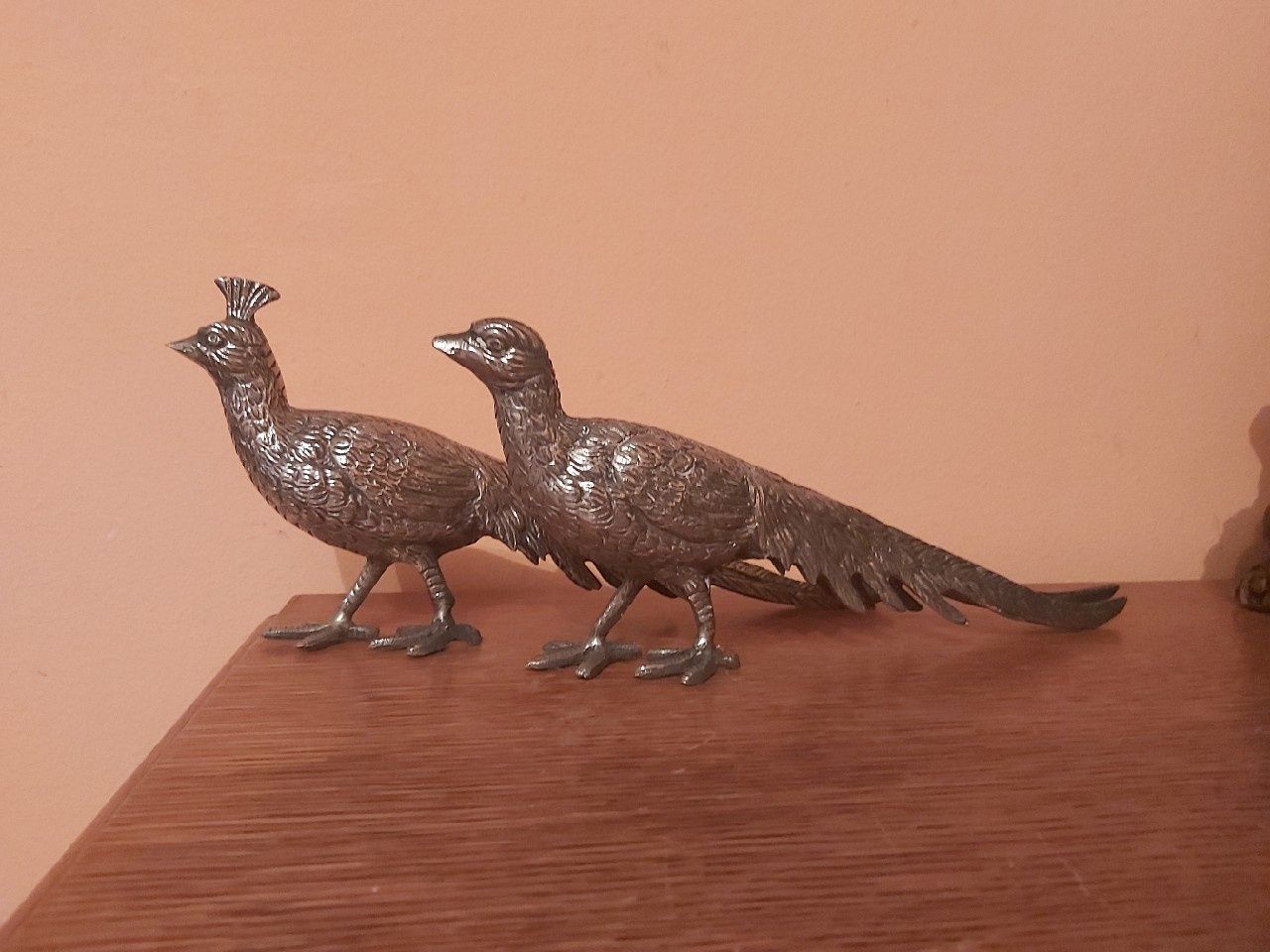 2 piękne figurki holenderskie pawie z mosiądzu XXw.