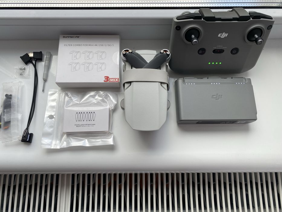 Дрон DJI Mini 2 SE Combo
