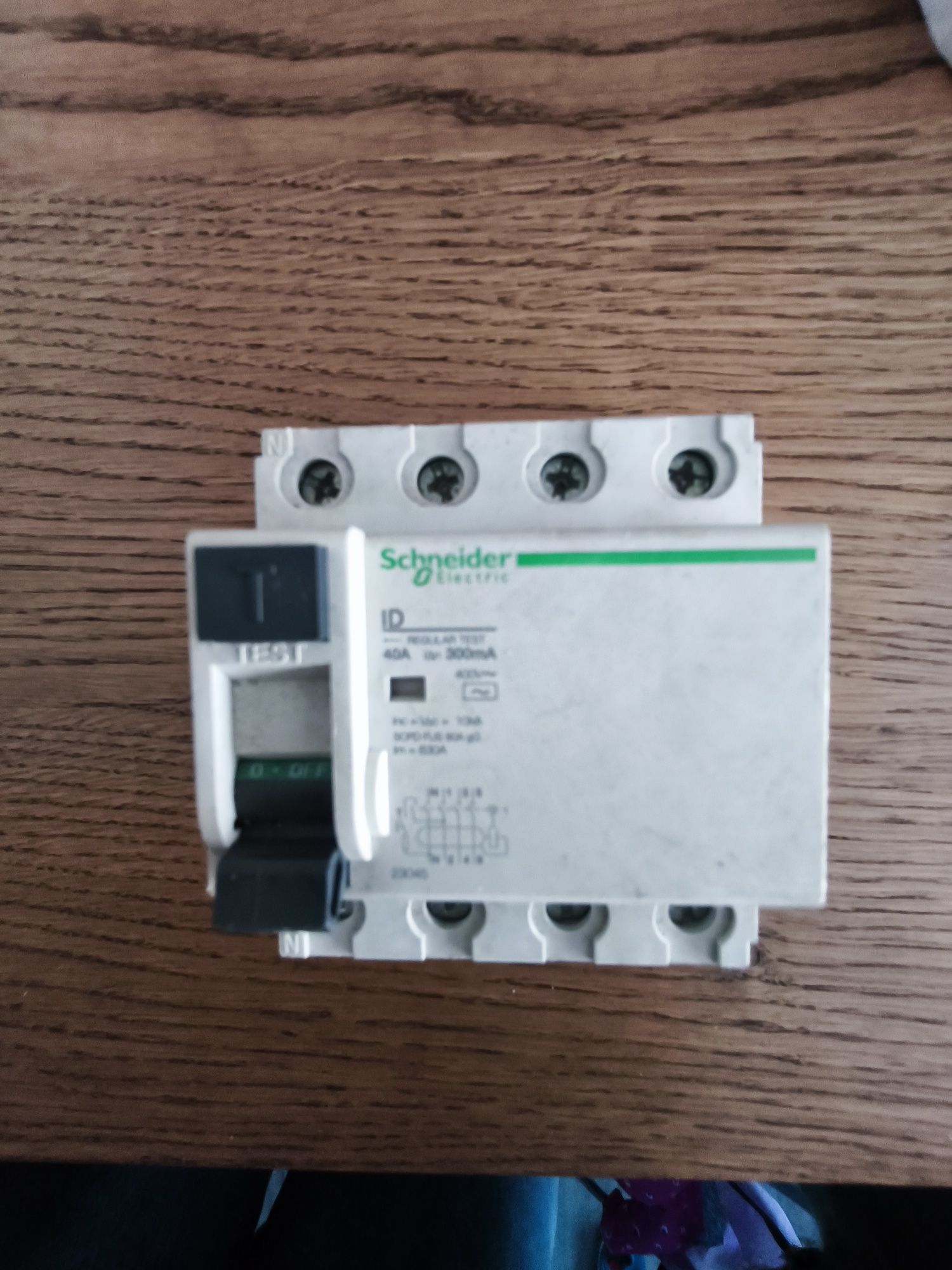 Interruptor diferencial Schneider