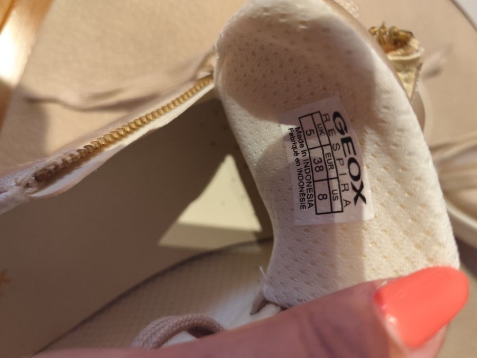 Vendo Sapatilhas de Senhora