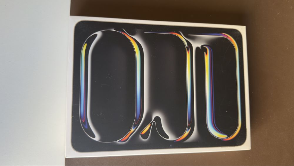 Apple iPad Pro 11” M4 (256GB, Wi-Fi) + como Novo